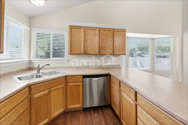 3534 Newland Loop