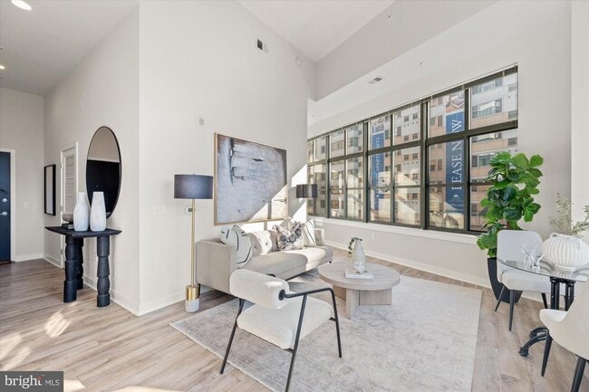 Building Photo - 460 New York Ave NW Unit 304