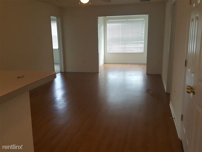 Photo - 2011 Wolfmill Dr Unit 2011