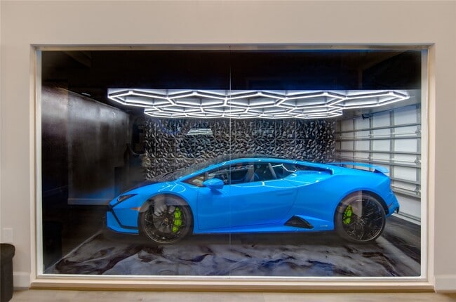 Photo - 1815 Longcroft Ln