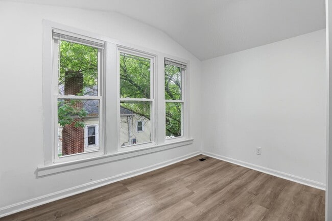 Photo - 3802 Parkwood St