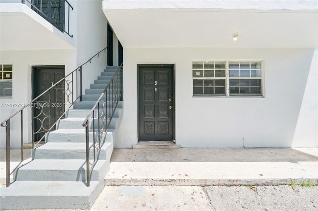 Building Photo - 219 NW 10th Ave Unit APT #2
