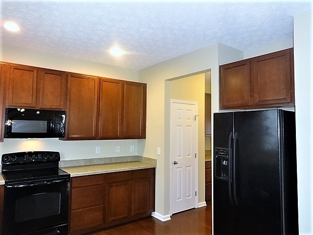 Photo - 1004 Taylor Glen Blvd E