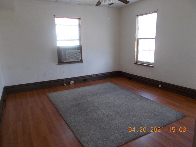 Photo - 319 4th St Unidad 4