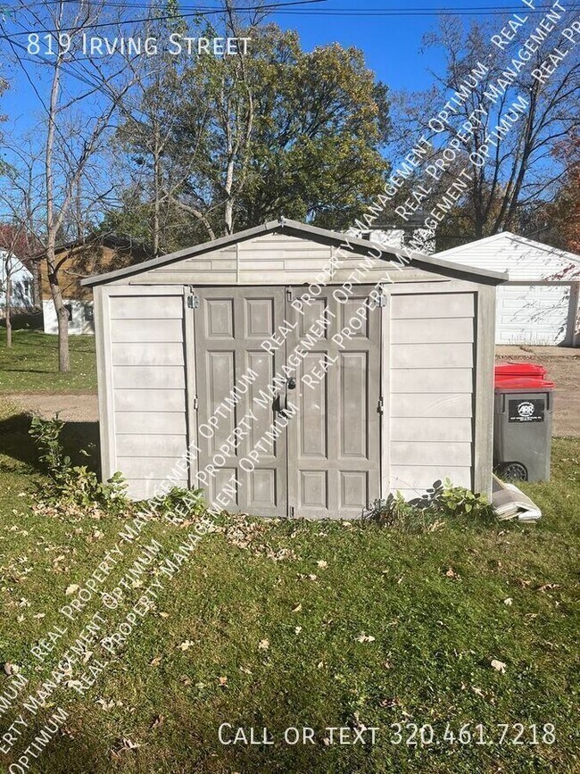 Photo - 819 Irving St