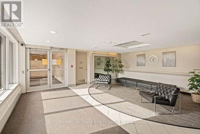 Photo - 915 Elmsmere Rd Unité 502