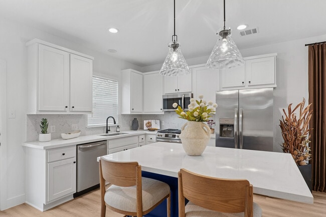 Ellery Lane Apartments Kitchen - Ellery Lane