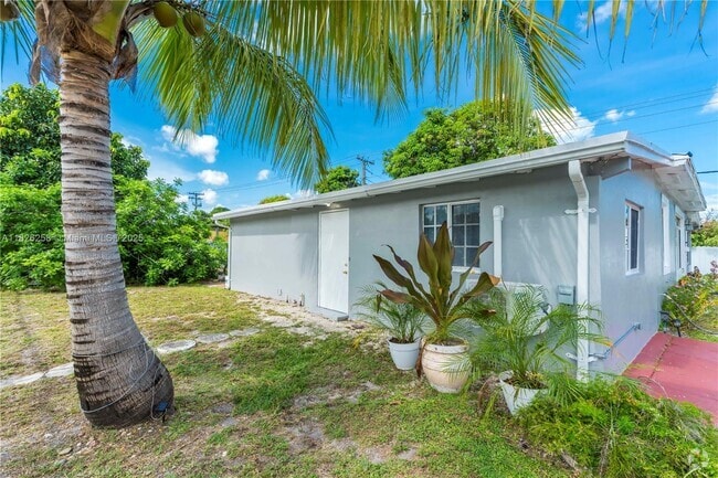 Building Photo - A431 NW 184th Dr Rental