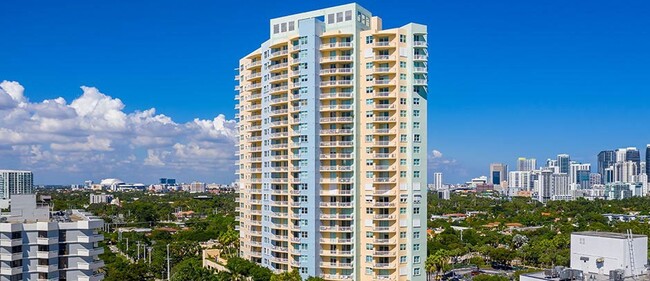 Edificio - 2475 Brickell Ave Condominio Unidad 709