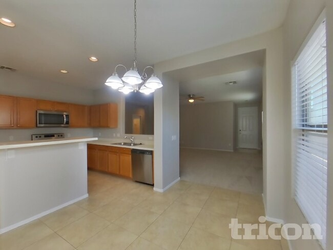 Photo - 883 E Dust Devil Cir