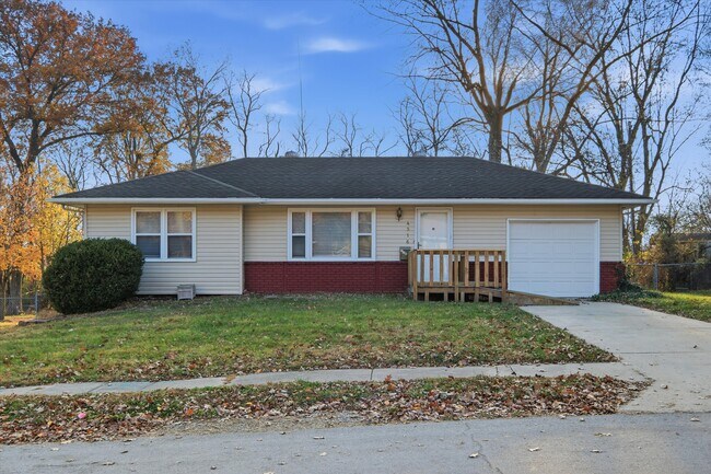 Building Photo - 4916 Crescent Ave