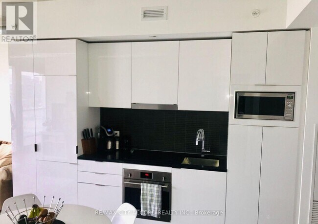 Photo - 170 Bayview Ave Unit 507