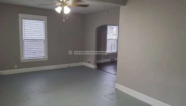 Photo - 215 E Donald St