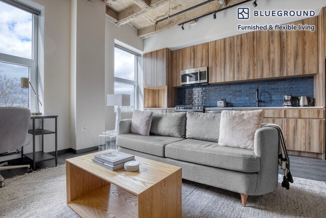 Building Photo - 150 N Ashland Ave Rental