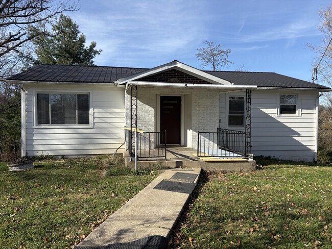 Building Photo - 5 Lake St