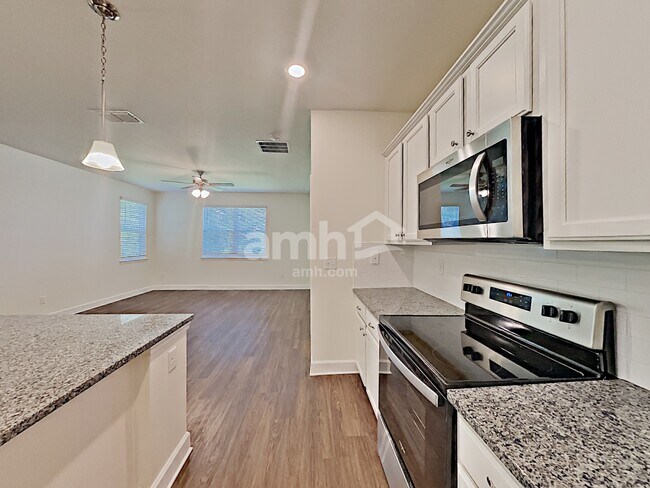 Photo - 3007 Creek Village Ln