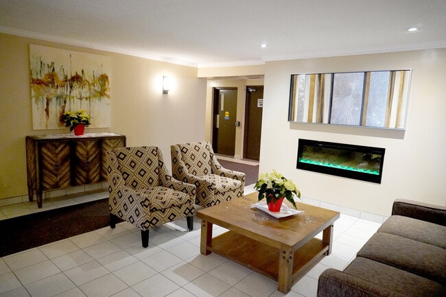 Photo - Royal Oak Towers