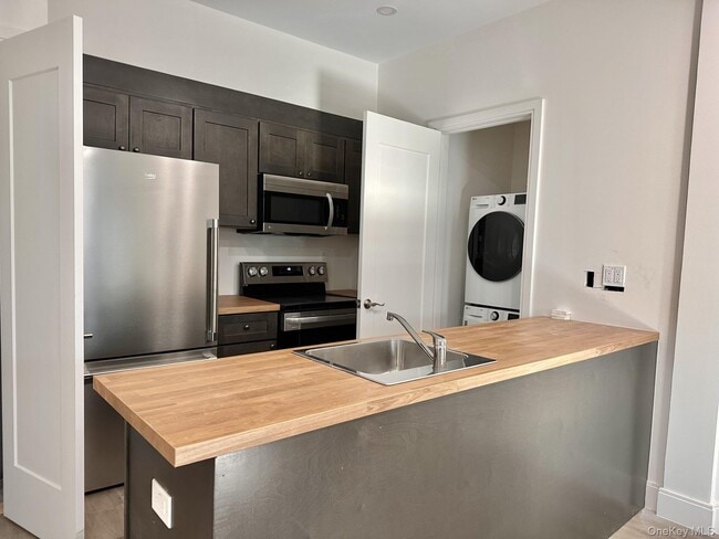 Photo - 362 W Merrick Rd Unit 208