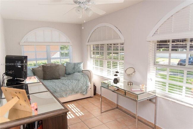 Photo - 835 Columbus Blvd