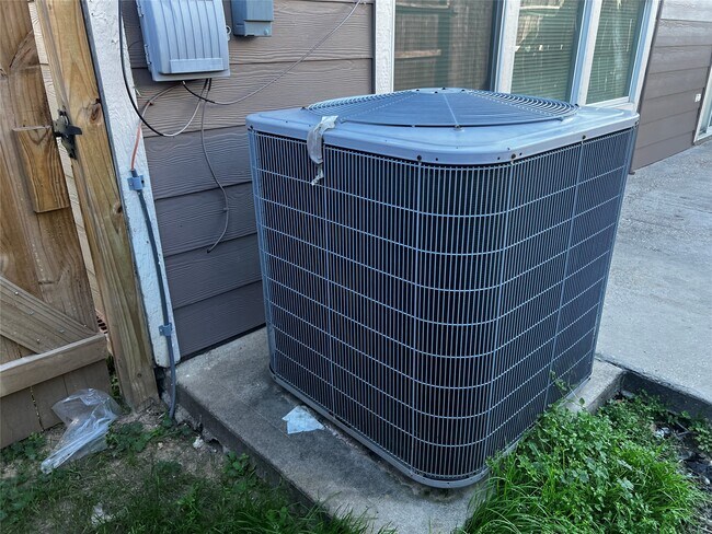 Building Photo - 2706 Piney Lake Ct