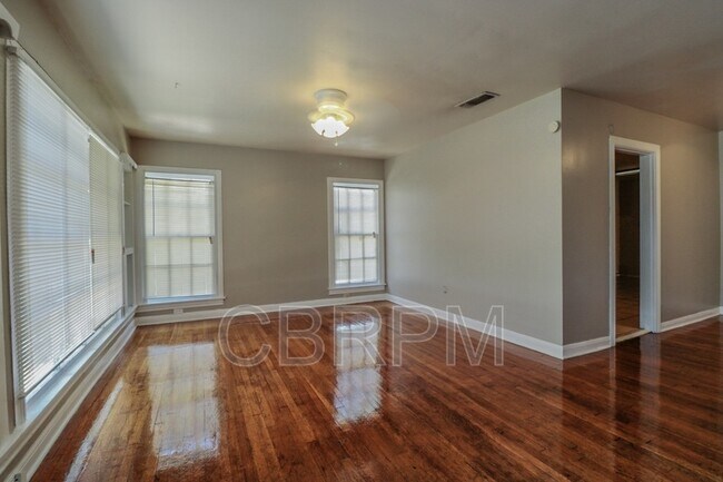 Photo - 2406 30th St