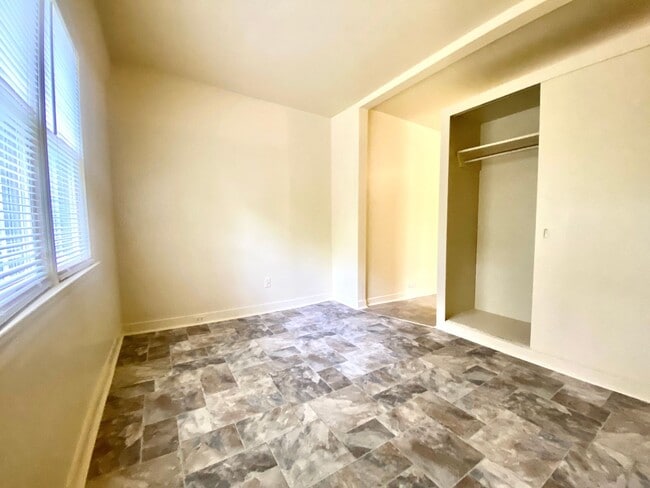 Photo - 2414-2412 W Club Blvd Unit R/S
