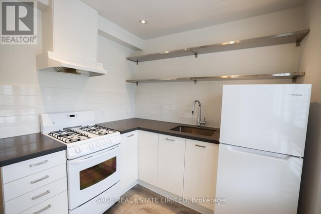 Photo - 8 Brookmount Rd Unit 2
