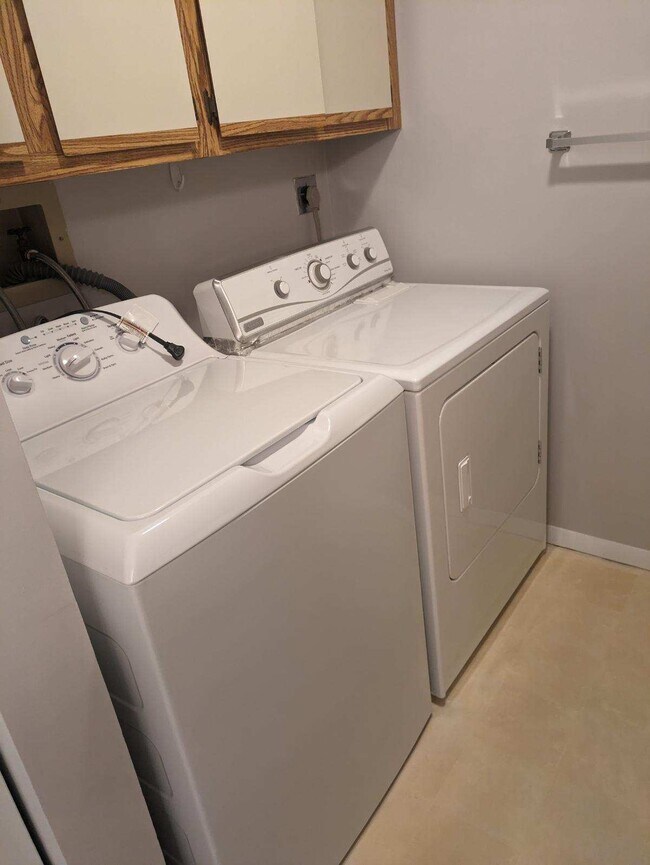 Photo - 17 Blackstone Dr