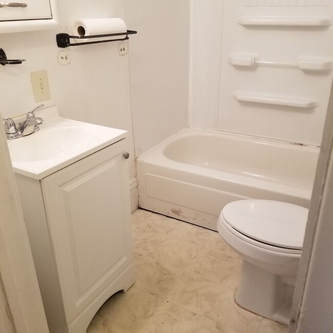 Photo - AVAILABLE AUGUST- Beautiful 3 Bed, 1 Bath Home