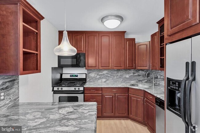 Building Photo - 2401 H St NW Rental