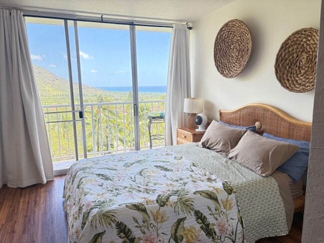 Building Photo - Makaha Valley Towers - One Bedroom Unit 425