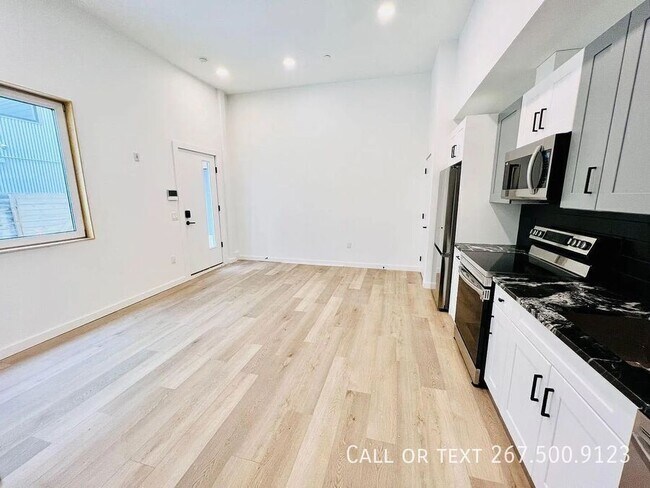 Building Photo - 1309-11 Hope St Unit 1