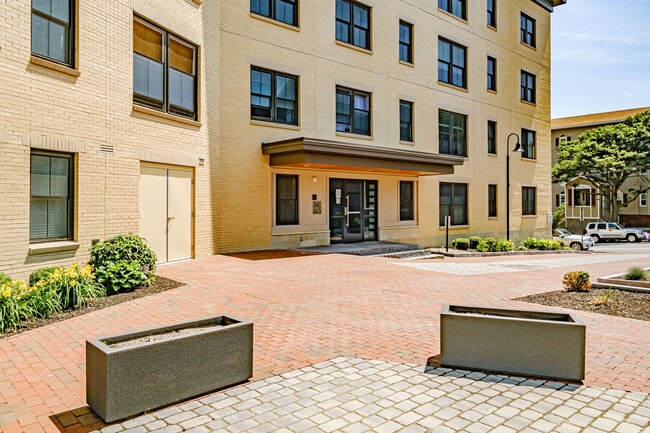 Photo - 25 High St Unit 307