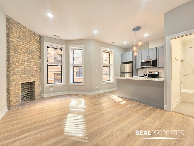 Building Photo - 428 W Belden Ave Unit 20