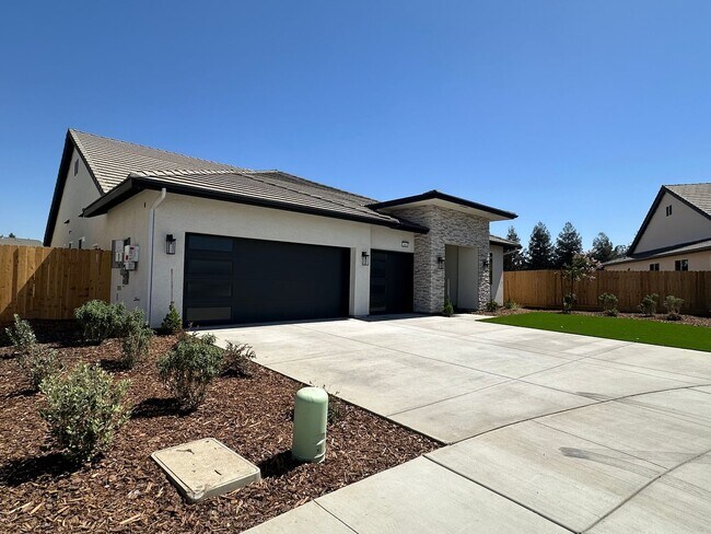 Newly Built NW Visalia home coming soon! - Newly Built NW Visalia home coming soon!