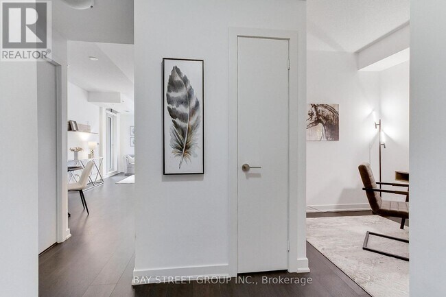 Photo - 199 Richmond St W Unit 517