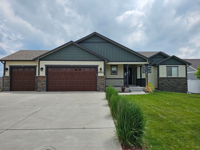 Photo - 6953 Hitching Post Ln