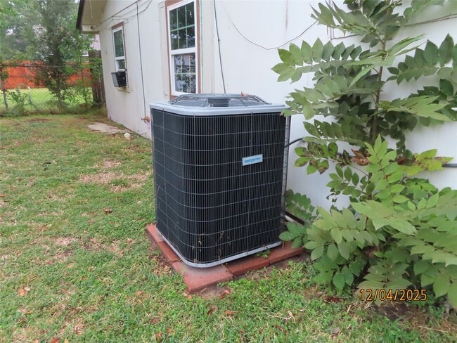 Photo - 1419 Warwick Walk Ln