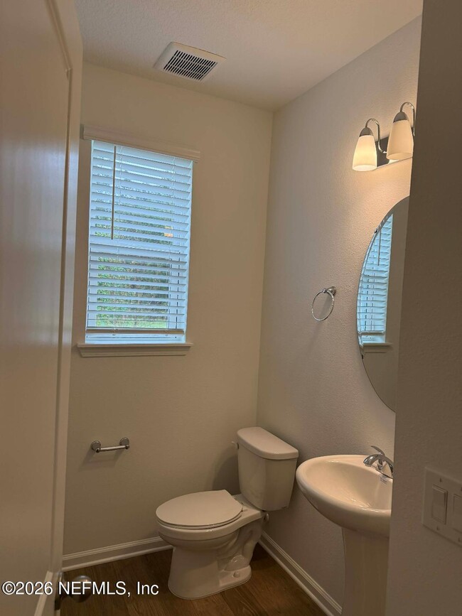 Photo - 403 Woods Ln