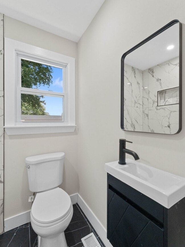 Photo - 607 W Madison Ave