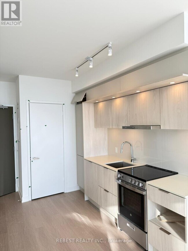 Photo - 448 Burnhamthorpe Rd W Unit 2111