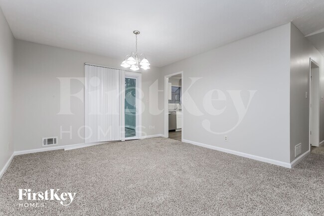 Photo - 803 Brook Hollow Cir SE