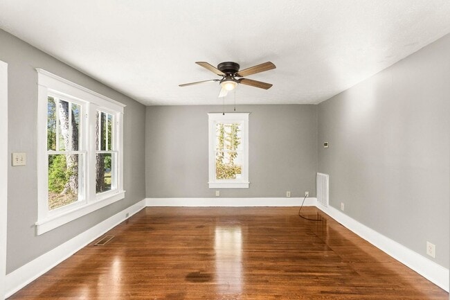 Photo - 1213 Meridian St