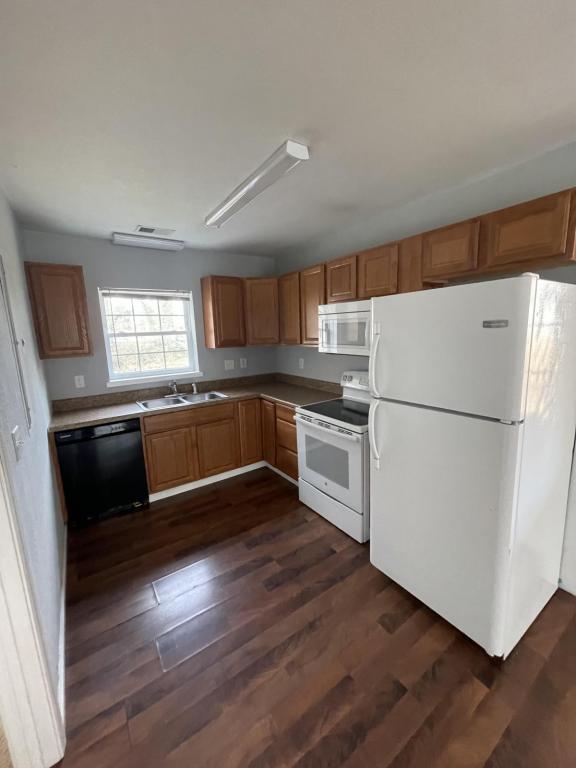 Photo - 330 Cherry Ave