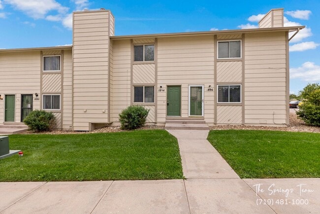 Building Photo - CHARMING 3BD/1.5BA TOWNHOME - NEW CARPET!