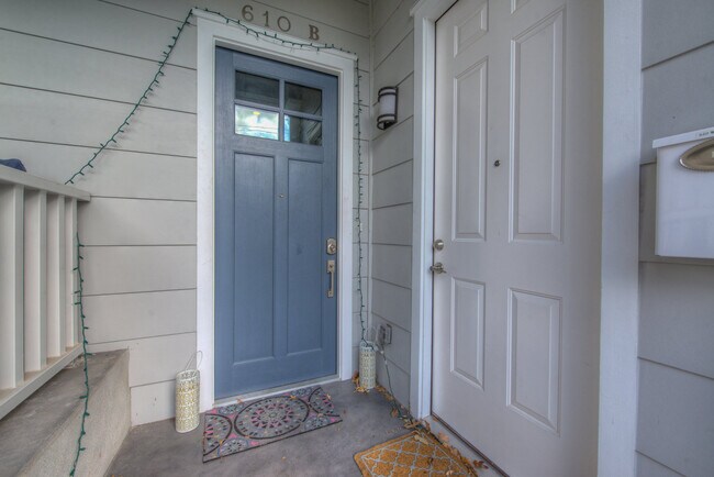 Photo - 610 W 31.5 Street Unit B