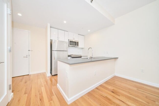 Building Photo - 2 bedroom in NEW YORK NY 10035 Unit 4E