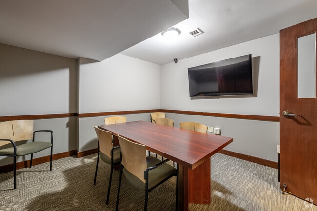 Business Room - University Studios