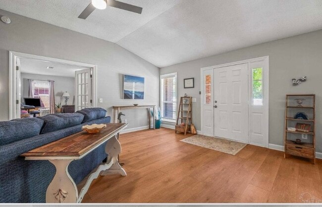 Photo - 539 Childers St