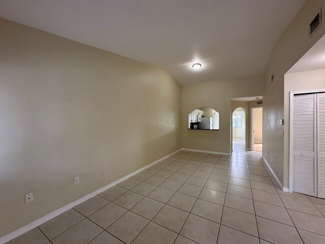 Photo - 2921 SE 12th Rd Unit 203